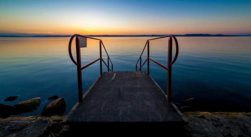 Friss laboreredmények a Velencei-tó vizéről: ennyire biztonságos most ott strandolni