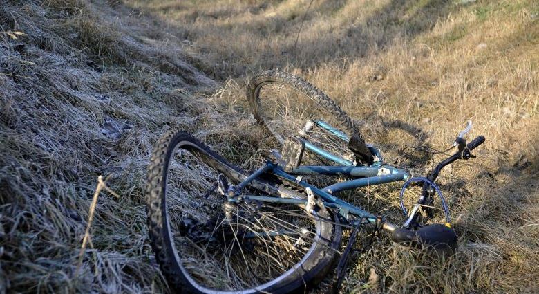 Meghalt egy 9 éves kislány Szilágy megyében, miután megijedt egy quadtól és leesett a bicikliről