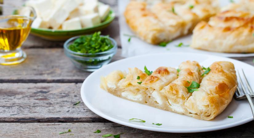 Krémes feta sajttal töltött rétestészta, avagy banitsa: isteni finom a balkáni fogás