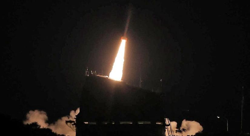 Irán új rakétája a hangsebesség ötszörösét éri el