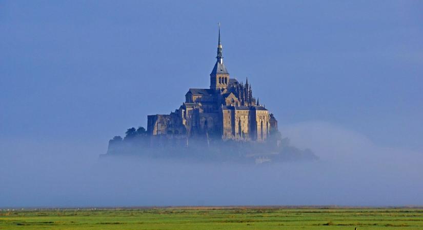 Alapításának ezeréves évfordulóját ünnepli a franciaországi Mont-Saint-Michel-i apátság