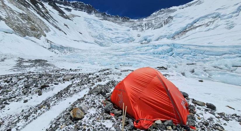 Semmilyen hírértéke nincs annak, hogy megtalálták Suhajda Szilárd holmijait az Everesten