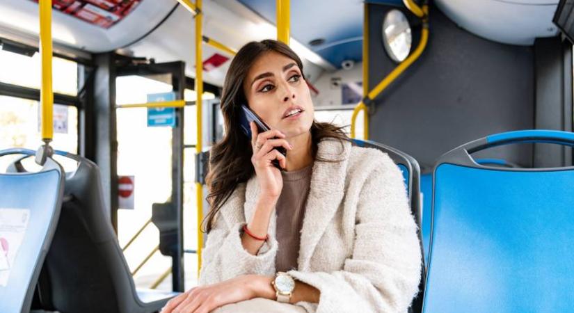 8 illemszabály, amit mindenkinek be kellene tartania a tömegközlekedésen - Borzasztóan zavaró, ha nem figyelnek rájuk
