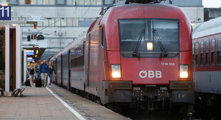 Löszfalomlás miatt leállt a vonatközlekedés Ausztria felé