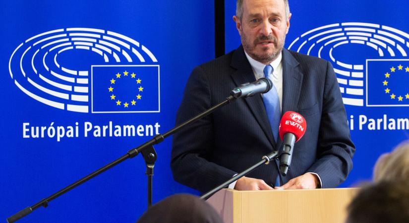 Hölvényi György: újabb menekültáradatot eredményezhet, ha az EU nem változtat a Szíria elleni szankciókon