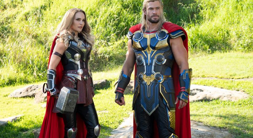 Chris Hemsworth elismerte, hogy a Thor: Szerelem és mennydörgés egyszerűen túl buta lett