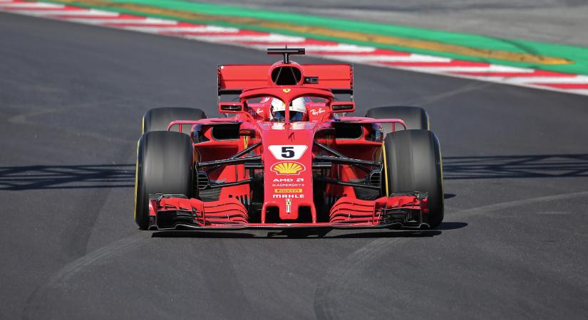 A Mercedes és a Ferrari már az F1-es szezonrajt előtt pályára lép