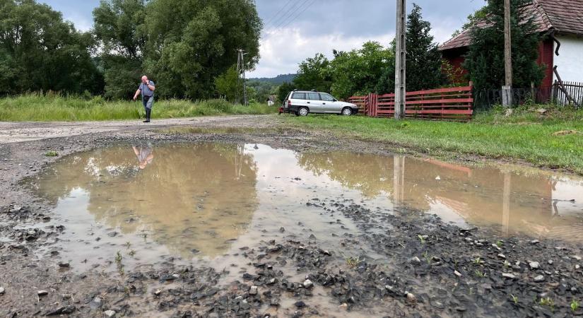 Ismét villámárvíz okozott gondot több nógrádi településen is – megoldódni látszik a probléma (fotók, videó)