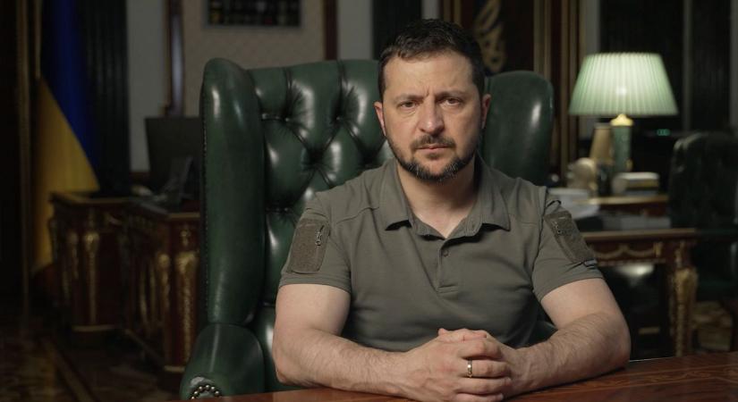 Gátrobbantás: Zelenszkij szerint az oroszok lövik az ár elől menekülő ukránokat