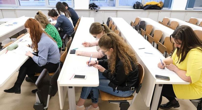 Fidesz: Diszkriminatív a hallgatók kirekesztése az Erasmus programból