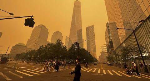 Képgaléria: világvége hangulat a kanadai erdőtüzek füstjétől fuldokló New York-ban