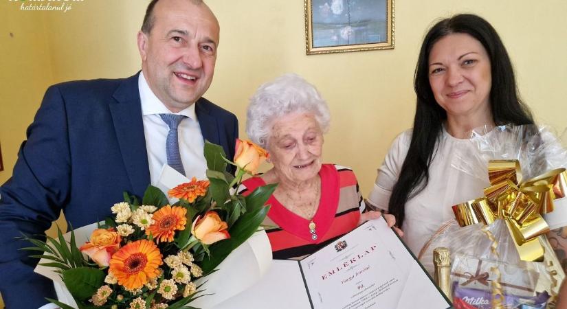 A város két 90 éves lakóját köszöntötte Komárom polgármestere