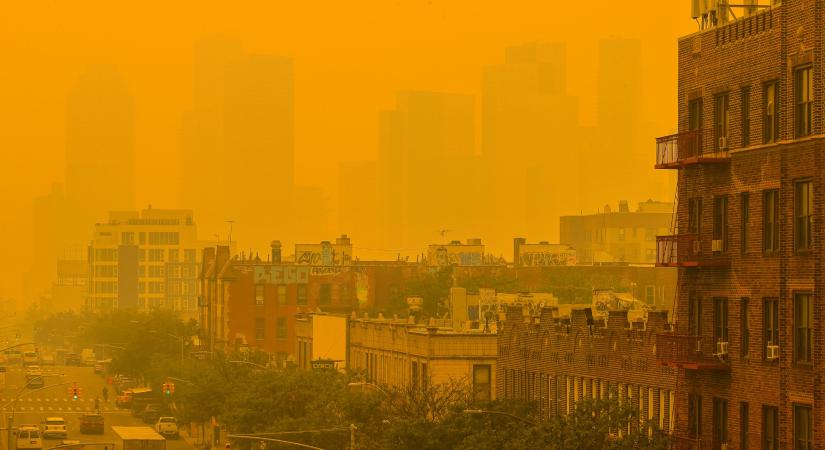 Úgy megváltozott New York látképe a kanadai erdőtüzek miatt, mintha az apokalipszis után lennénk