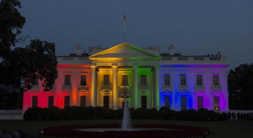 Hatalmas LMBTQ-bulit tartanak a Fehér Házban