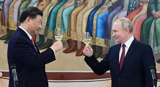 Adatok bizonyítják: Kína segítő kezet nyújtott az orosz gazdaságnak a háború kitörése óta