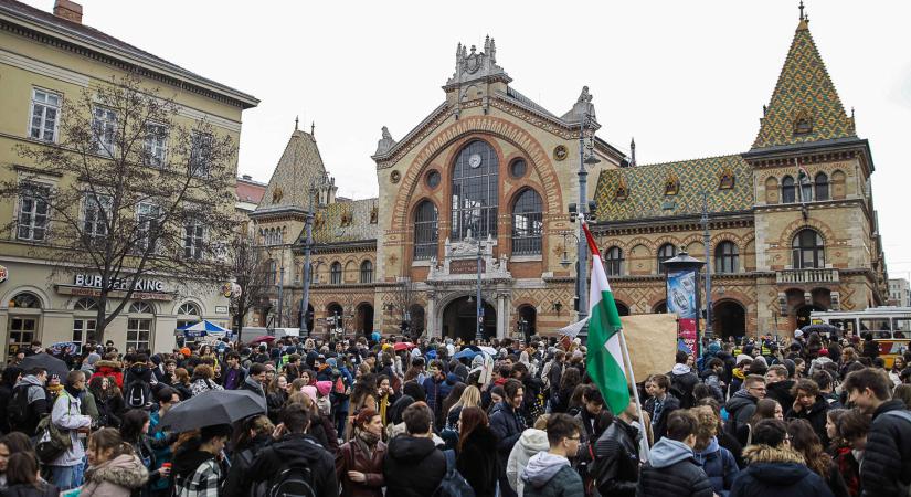 Újabb nagyszabású tüntetés szerveződik a státusztörvény ellen