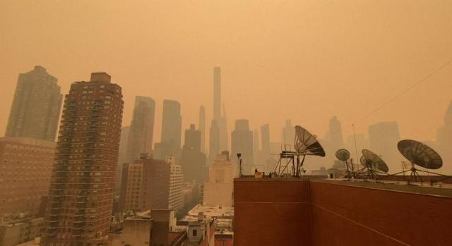 Lélegezni is alig lehetett New Yorkban, a netet pedig ellepték az apokaliptikus hangulatú felvételek