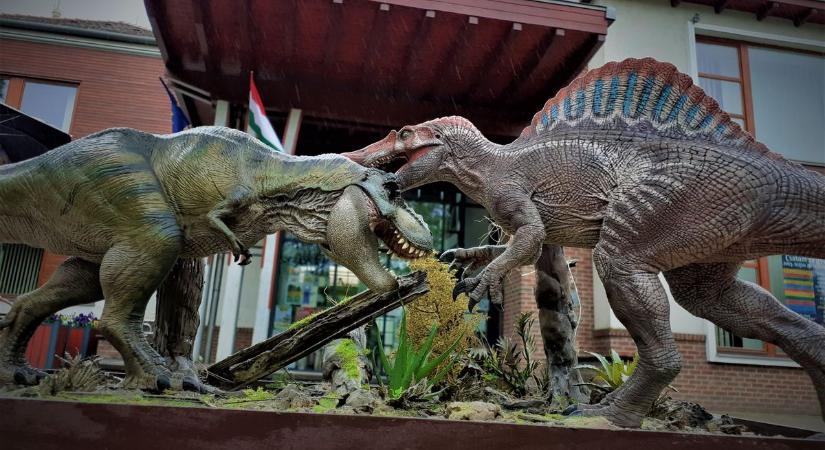 Jövő héten nyílik az ingyenes Jurassic Park kiállítás az abonyi művelődési házban