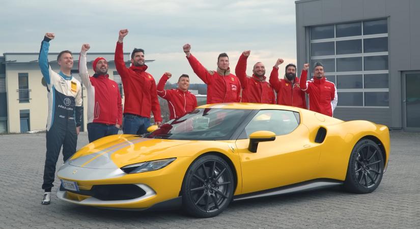 Így nyomták be a Ferrarit hét perc alá a Nürburgringen