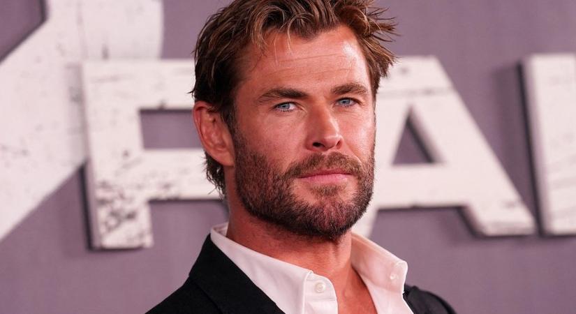 Chris Hemsworth olyan piszok jól nézett ki az új filmje premierjén, hogy abba mindenki beleremeg