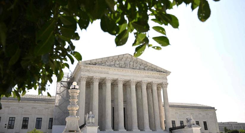 A demokratáknak kedvez a Legfelsőbb Bíróság váratlan döntése