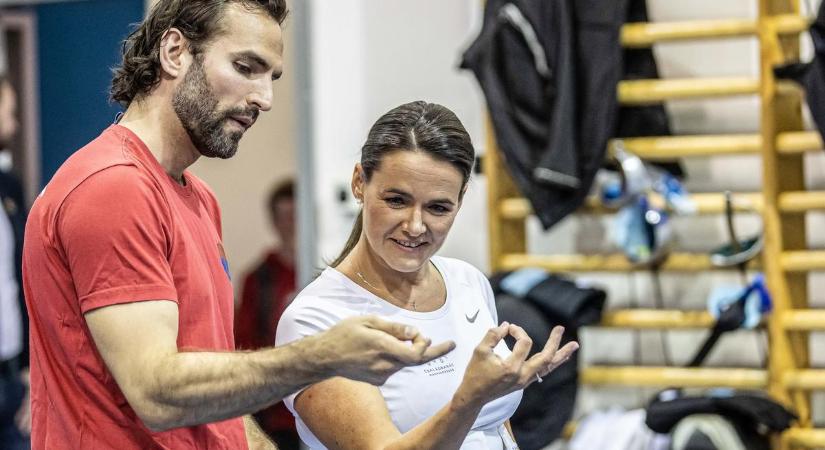 Szilágyi Áronnal vívott Novák Katalin, majd egy örömhírt is közölt az olimpikonnal: fotók a különleges edzésről