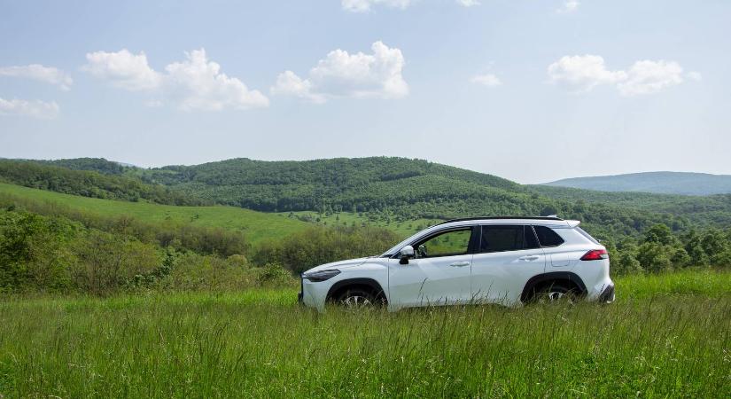 Ha öreg lennék, ilyet vennék - Teszt: Toyota Corolla Cross 2.0 Hybrid