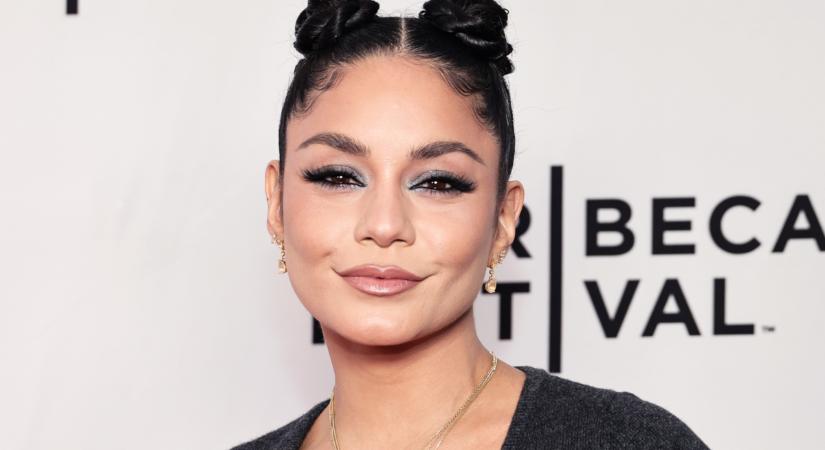 Vanessa Hudgens elsütötte a nyár legmenőbb frizuráját: a dupla konty nem csak fesztiválokon tökéletes viselet