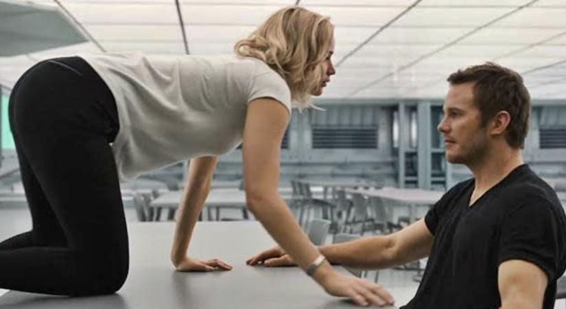 Kipakolt Jennifer Lawrence: ilyen kényelmetlenül érezte magát az első szexjelenetének a forgatásakor