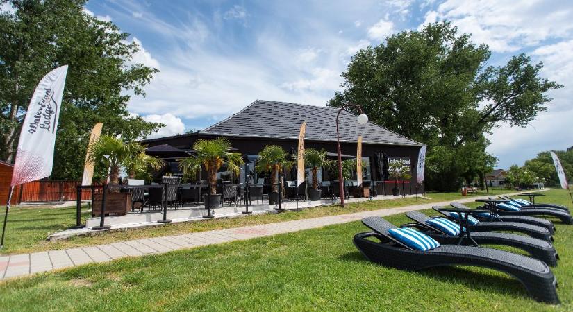 Tóparti TOP szállás – Waterfront Lodge