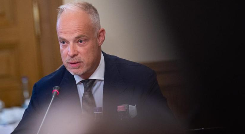 Csalókra figyelmeztet a Honvédelmi Minisztérium