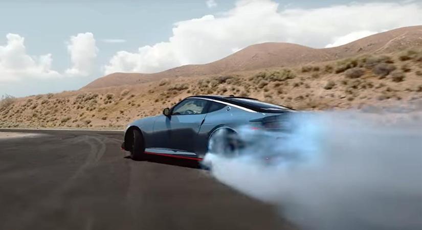 Látványos videóban füstöli a gumit a Nissan Z Nismo