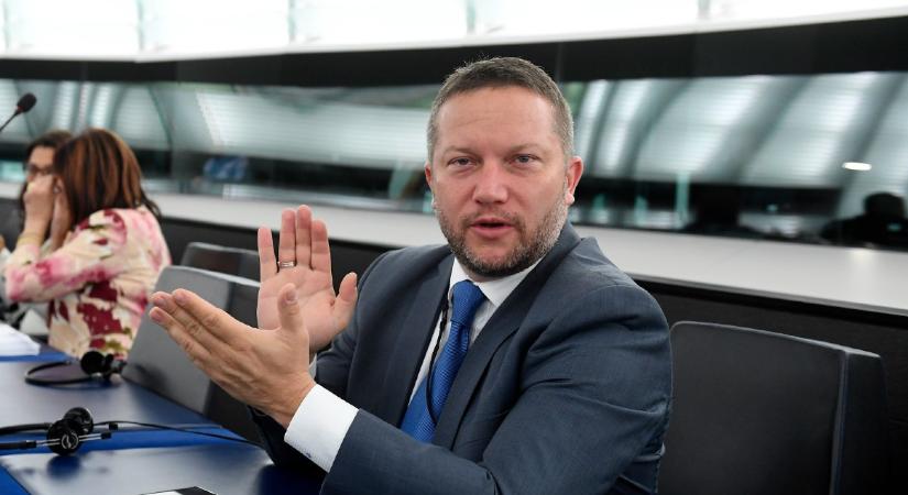 Pilhál György (Magyar Nemzet): Egy brüsszeli tudósító