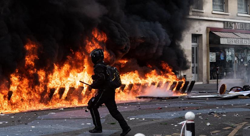 Rendet teremteni! – adta parancsba Emmanuel Macron