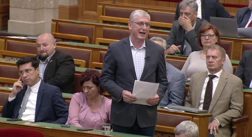 Dömötör Csaba: Az árnyékkormány az árnyékban marad