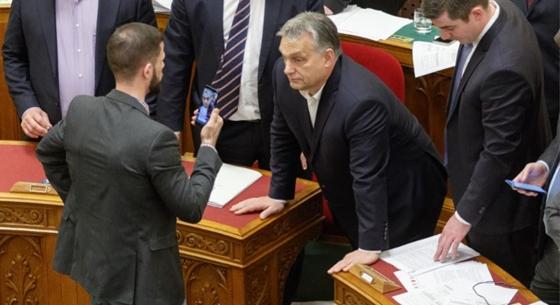 A nap képe: elégtelenre vizsgázott a kormány az oktatás ügyeiből