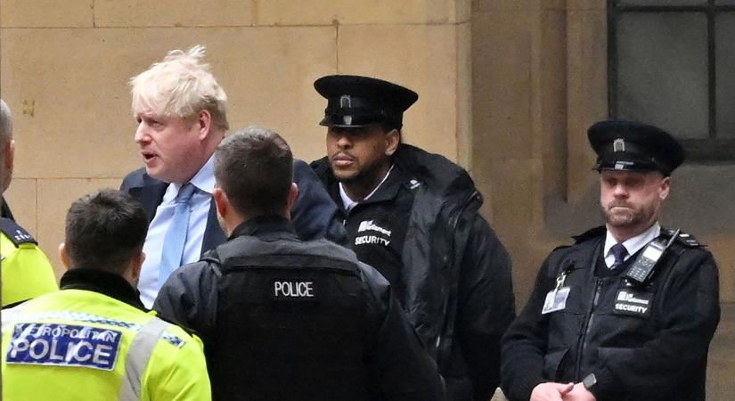 Sokba kerülnek a brit adófizetőknek a bukott kormányfők