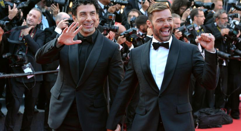 Hat év után válik férjétől Ricky Martin – kiderült mi lesz a 4 gyerekükkel