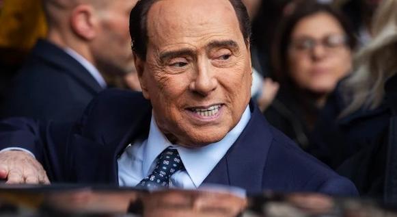 Nyilvánosságra került Berlusconi végrendelete, kiderült, ki örökli a cégbirodalmát