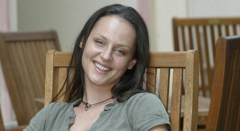 Rá sem lehet ismerni az egykori pornókirálynőre, Michelle Wildra