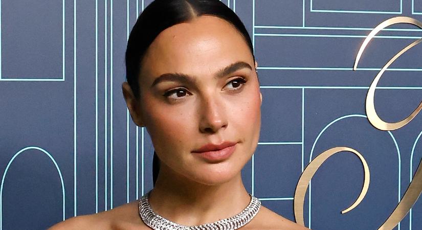 A 38 éves Gal Gadot gyönyörű és természetes a címlapon: a minimál smink csodásan kiemeli ragyogó bőrét