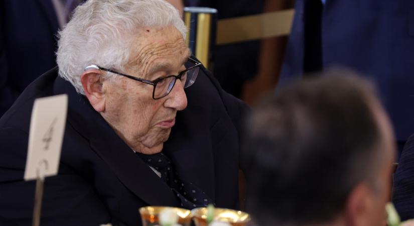 Henry Kissingerrel tárgyalt Kína védelmi minisztere