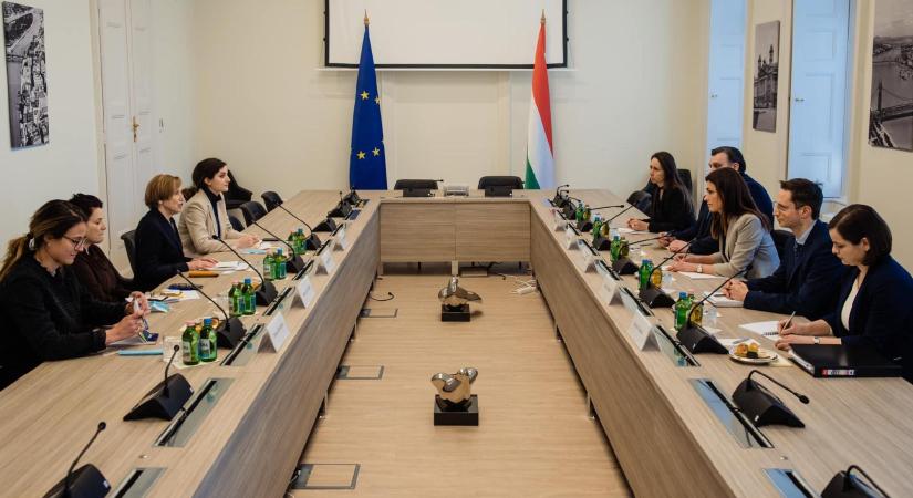 Ignorálják a tagállamok az EBESZ és az Európa Tanács munkáját