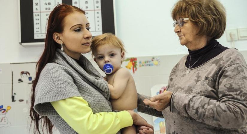 Csaknem három héttel a védőnői szolgálatok államosítása után sem tisztul a kép, a védőoltások is csúsznak
