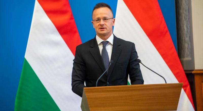 Szijjártó: blokkolni fogjuk a fegyverszállítások finanszírozását, amíg az OTP az ukrán feketelistán van