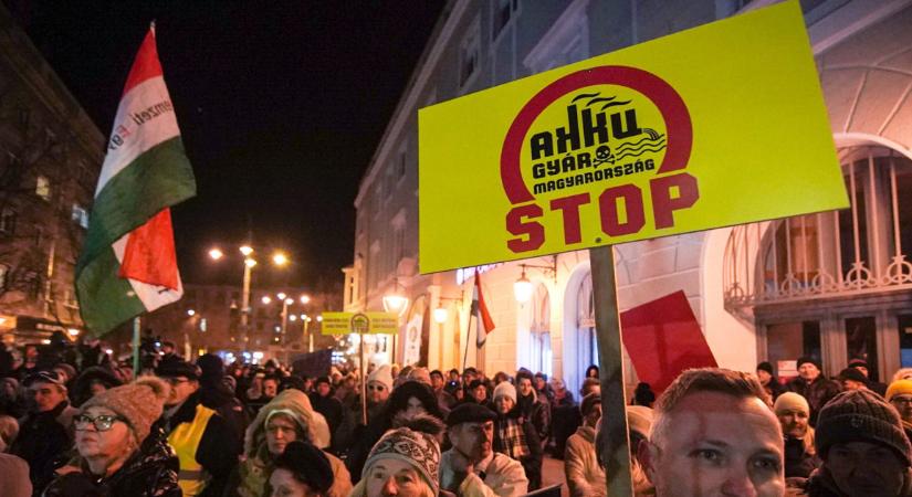 Döntött Alkotmánybíróság: nem lehet országos népszavazás az akkugyártásról