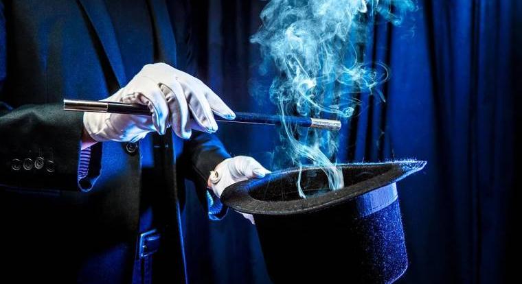 Irónikus, de most egy bűvész csomagját tüntette el a légitársaság, és az AirTag lett a megmentő