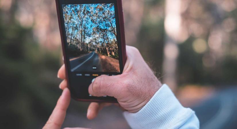 Az útkezelőnek kell figyelmeztetnie a nem szándékos roaming eshetőségére a határmenti településeken