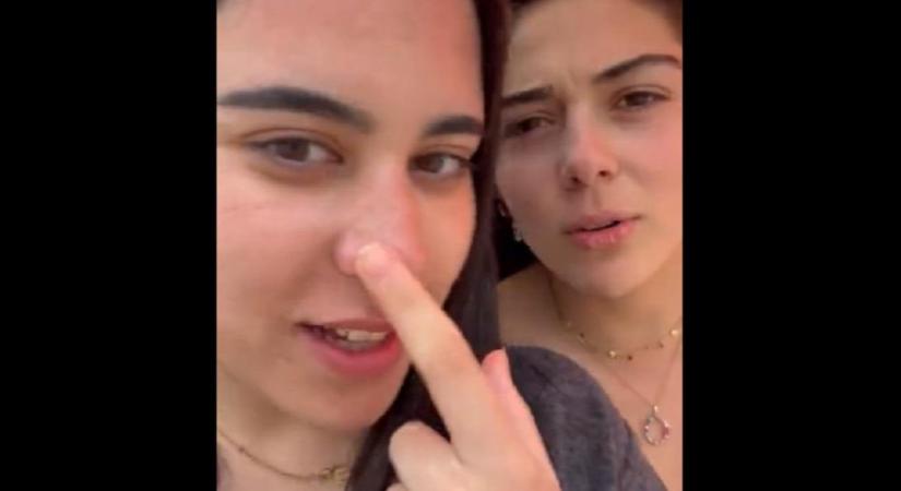 Nem így tervezték, de iszonyú vicces videó lett a két lány közös szelfijéből