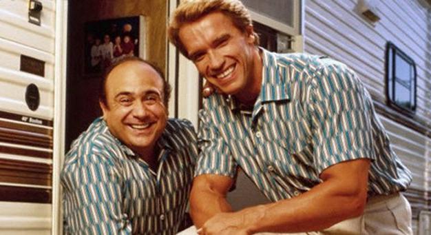 Arnold Schwarzenegger és Danny DeVito főszereplésével jön az Ikrek 2. része!